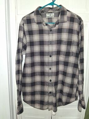 Billabong Black and Cream Plaid Long-Sleeve Button-Down Shirt